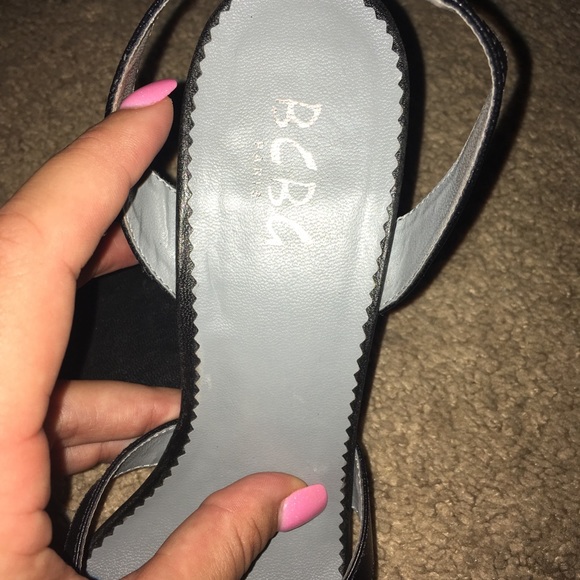 BCBG shoes - Picture 3 of 3